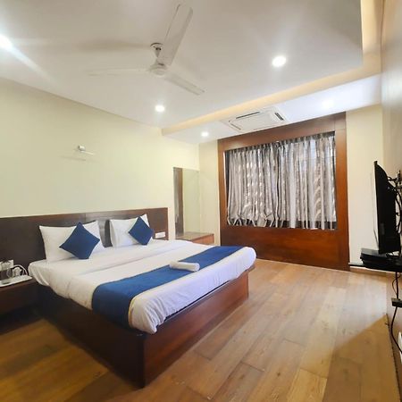 Sun Solitaire Pune Exterior foto
